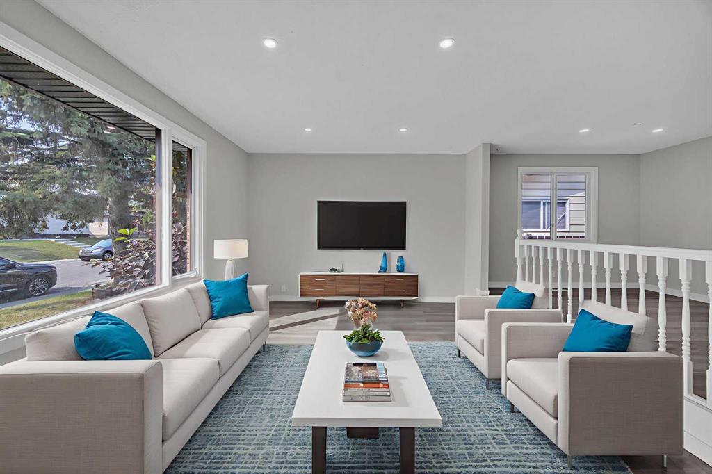 Picture of 124 Templeridge Close NE, Calgary Real Estate Listing