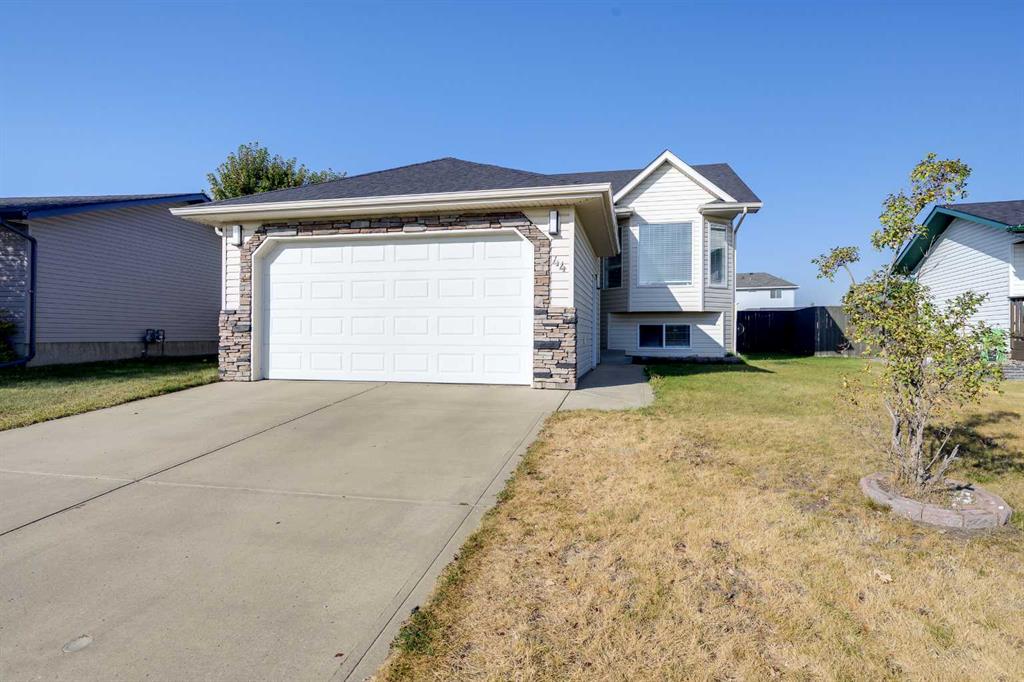 Picture of 44 Parkside Crescent , Blackfalds Real Estate Listing