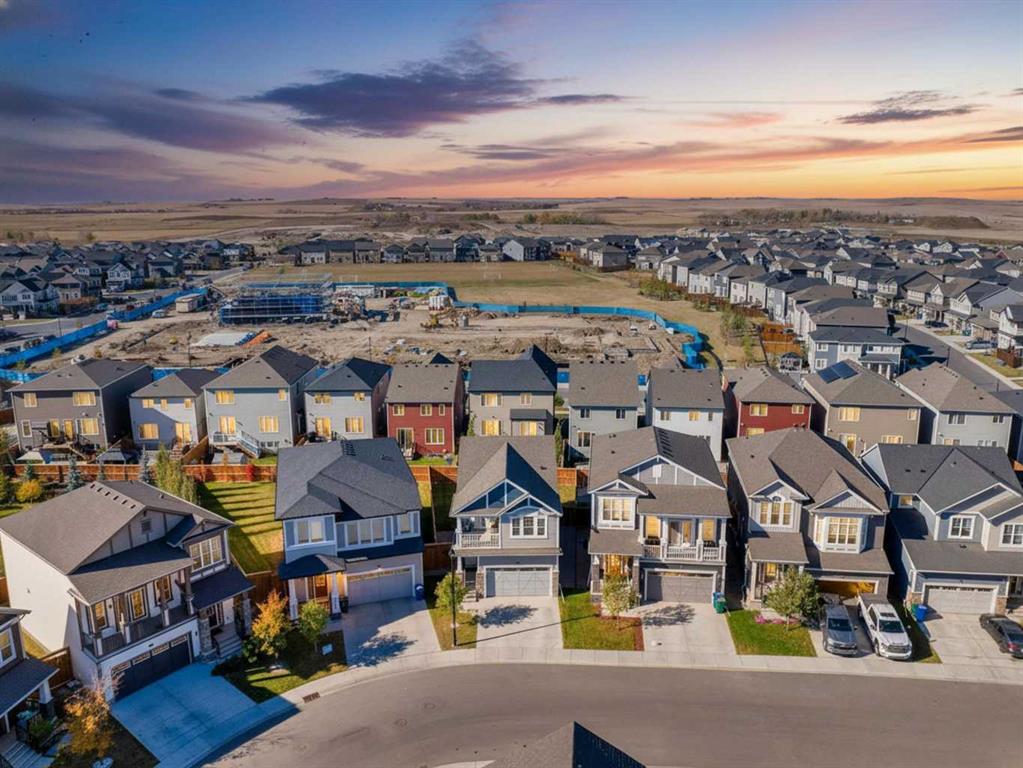 Picture of 158 Osborne Common SW, Airdrie Real Estate Listing