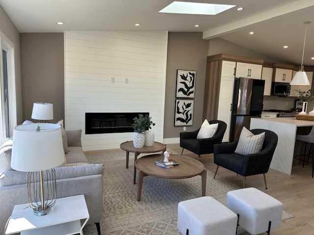 Picture of 1 Cherovan Drive SW, Calgary Real Estate Listing