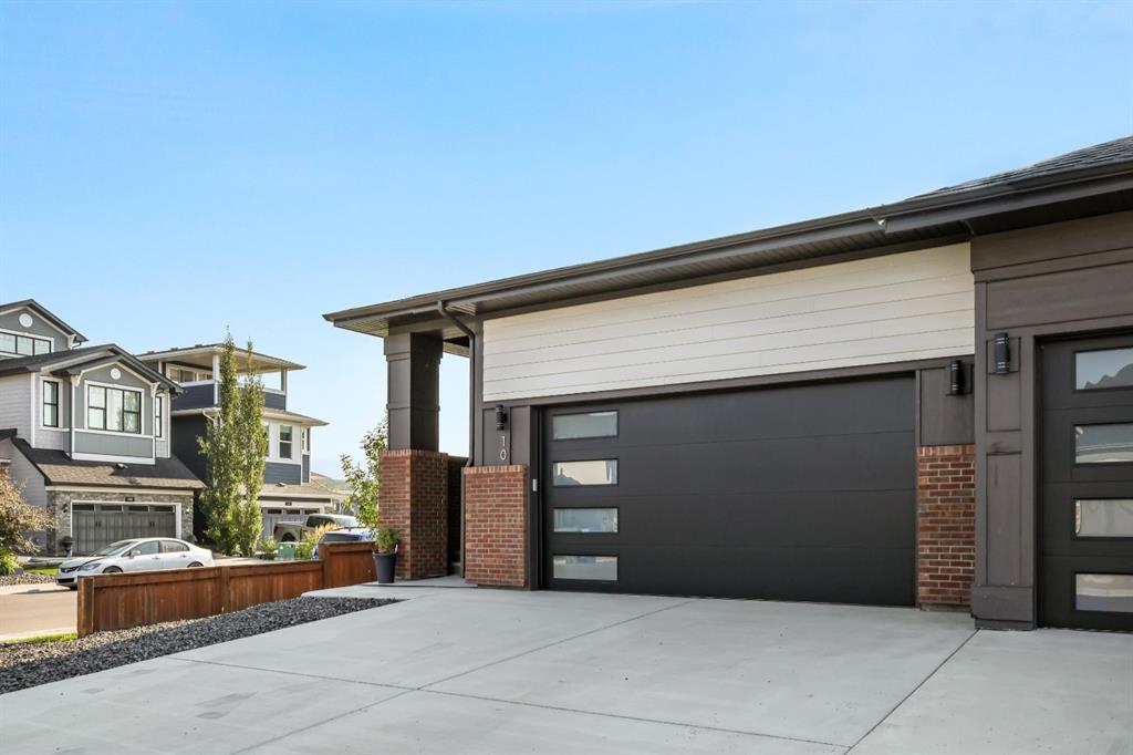Picture of 10 Cranbrook Common SE, Calgary Real Estate Listing