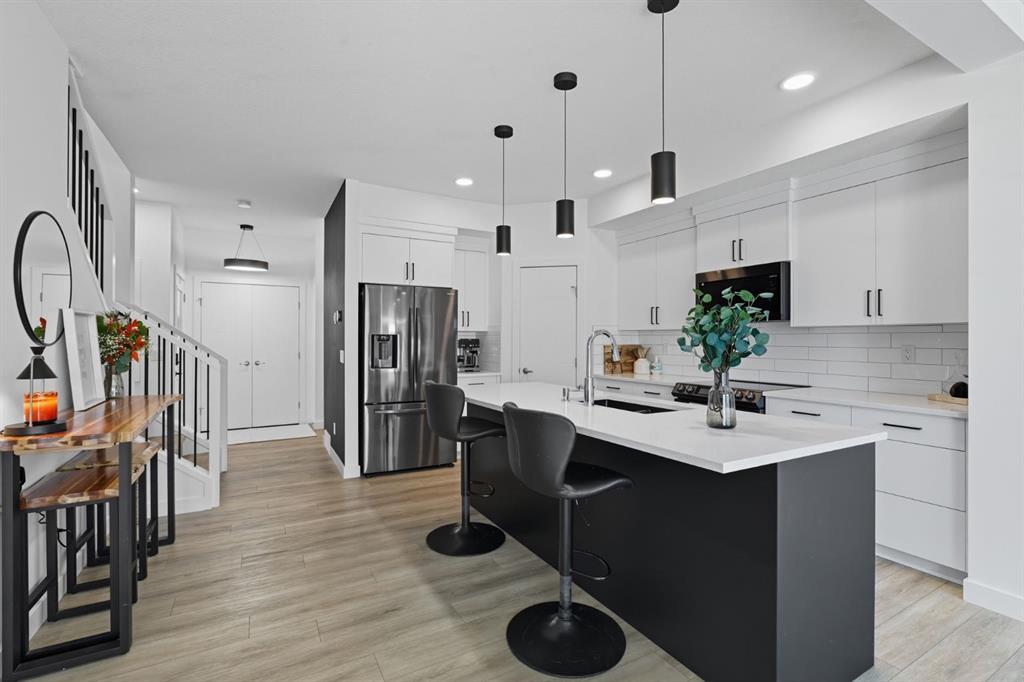 Picture of 220 Heritage Heights , Cochrane Real Estate Listing
