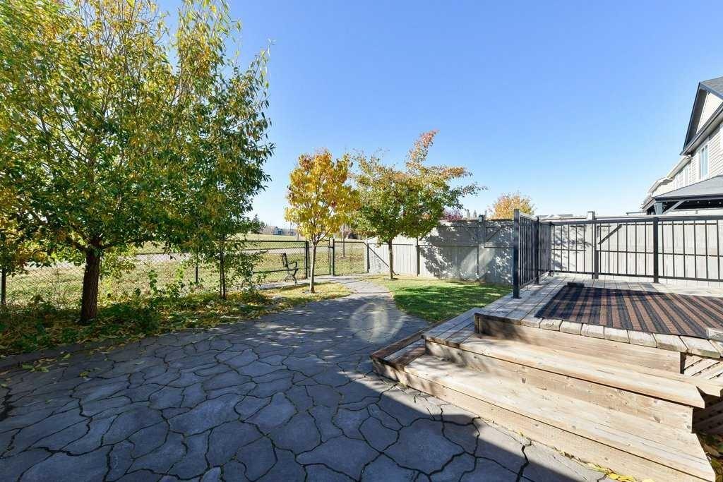 Picture of 28 Auburn Glen Close SE, Calgary Real Estate Listing