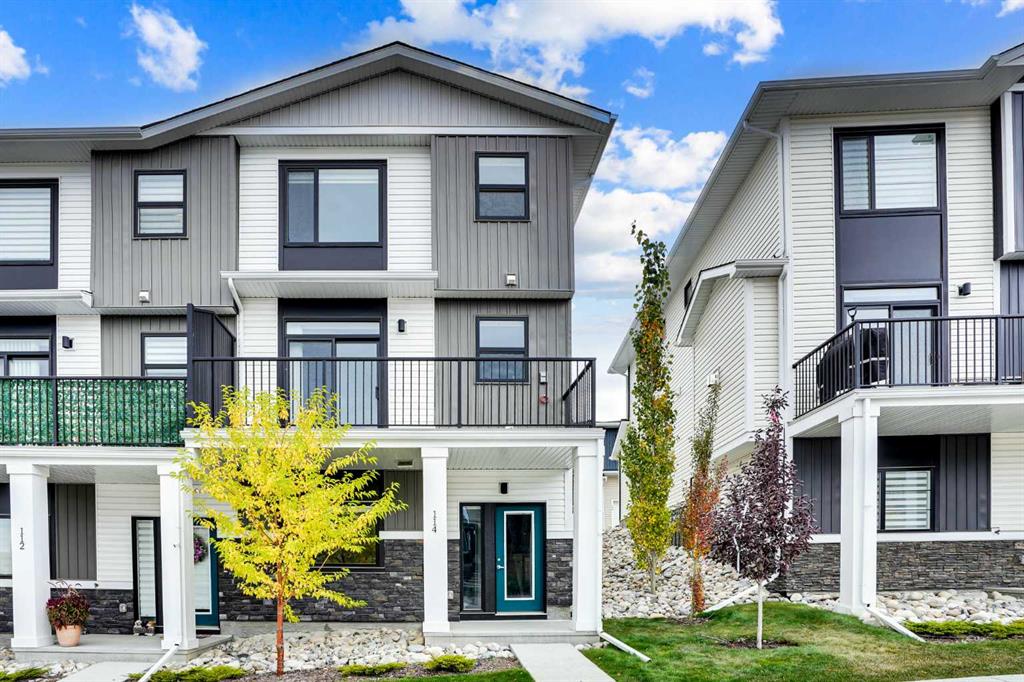 Picture of 114 Crestridge Hill SW  , Calgary Real Estate Listing