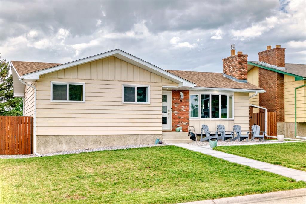 Picture of 9 Carolina Drive , Cochrane Real Estate Listing