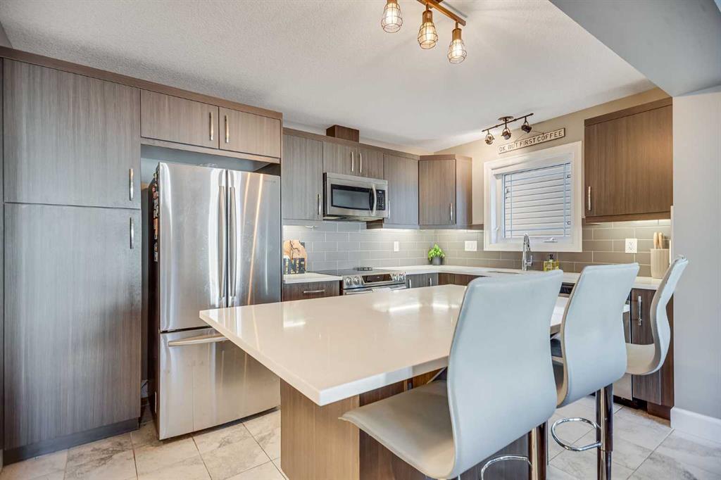 Picture of 353 Windford Green SW, Airdrie Real Estate Listing