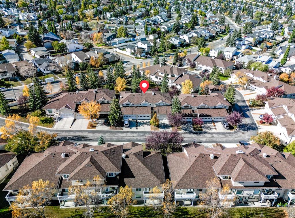 Picture of 19, 200 Sandstone Drive NW, Calgary Real Estate Listing