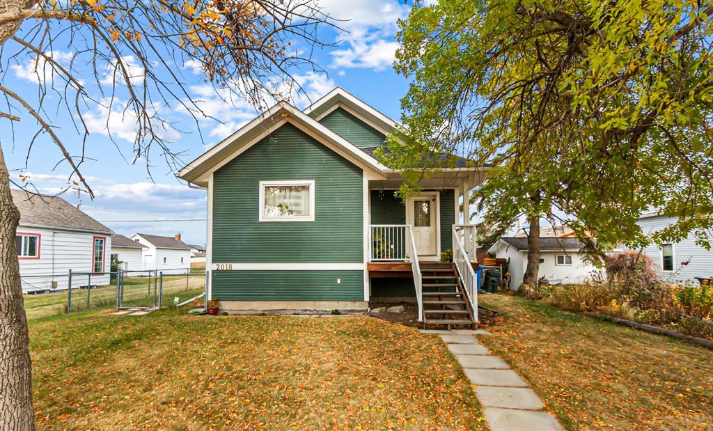 Picture of 2018 24 Avenue , Didsbury Real Estate Listing