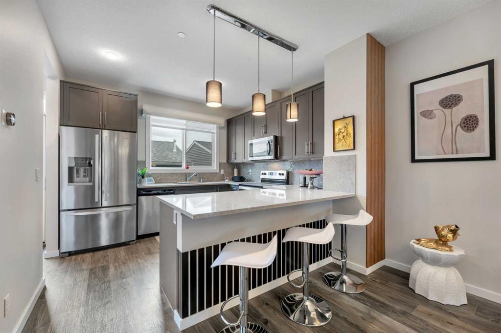 Picture of 784 Livingston Hill NE, Calgary Real Estate Listing