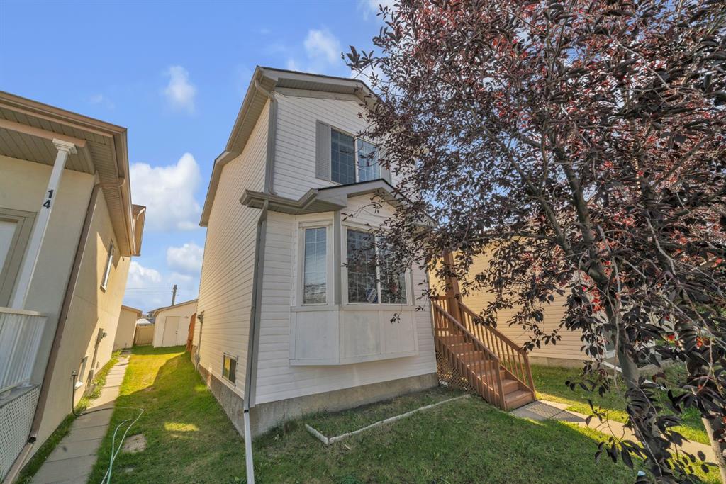 Picture of 18 Martinvalley Way NE, Calgary Real Estate Listing