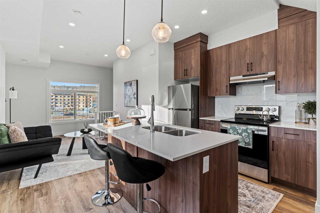 Picture of 112, 156 Park Street , Cochrane Real Estate Listing