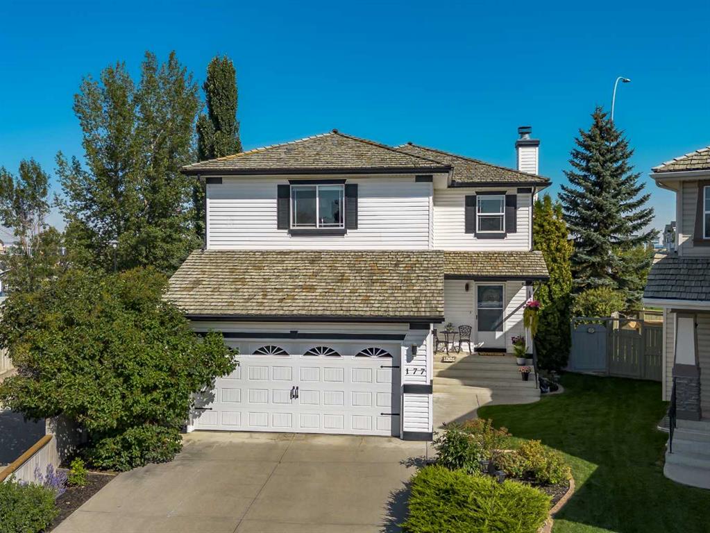 Picture of 177 Douglas Glen Manor SE, Calgary Real Estate Listing