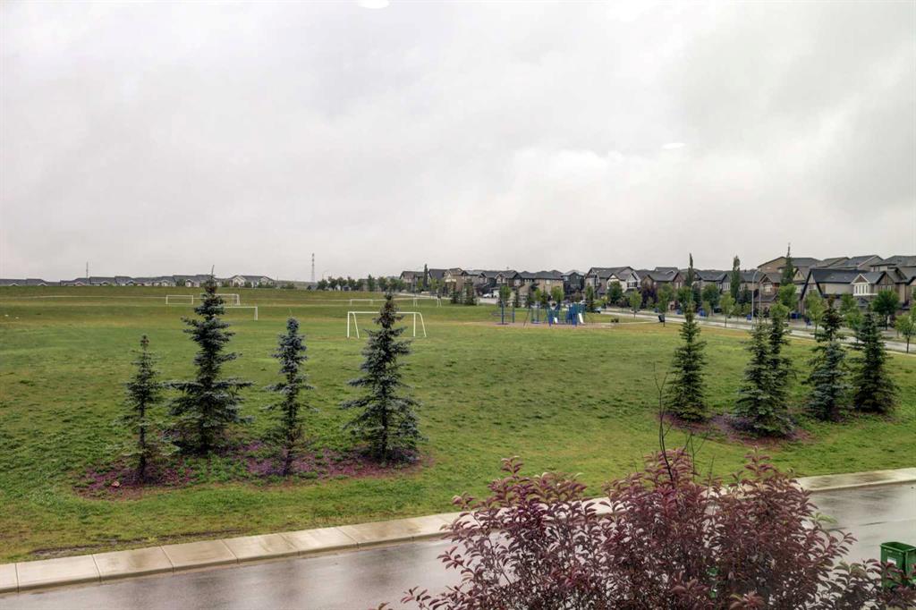Picture of 20 Nolancrest Green NW, Calgary Real Estate Listing