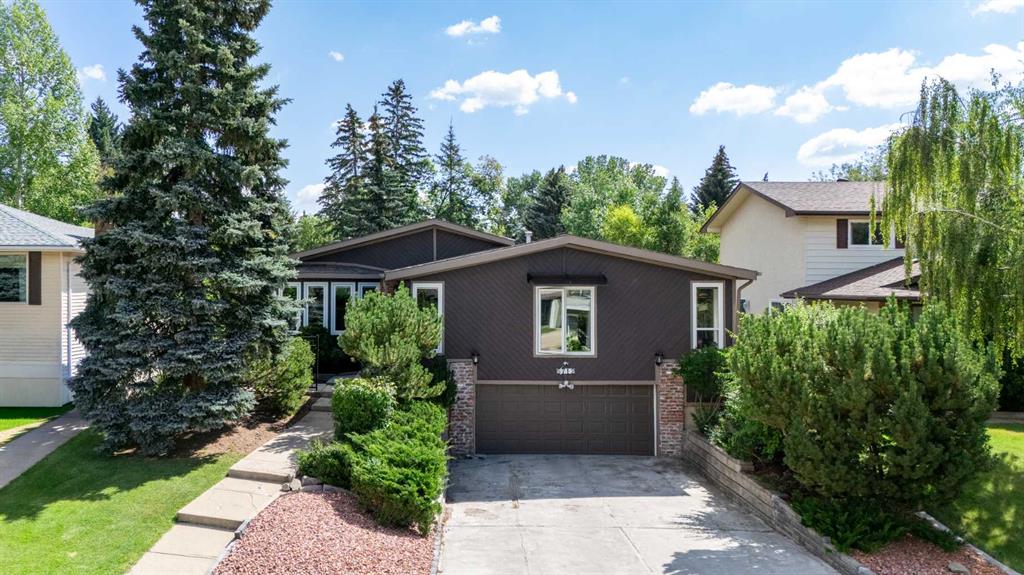 Picture of 5712 Dalcastle Crescent NW, Calgary Real Estate Listing