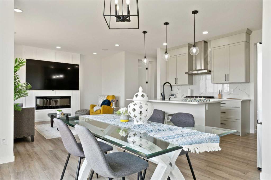 Picture of 44 Magnolia Crescent SE, Calgary Real Estate Listing