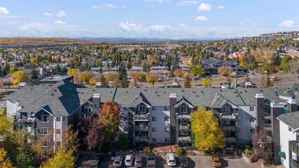 Picture of 118, 10 Sierra Morena Mews SW, Calgary Real Estate Listing