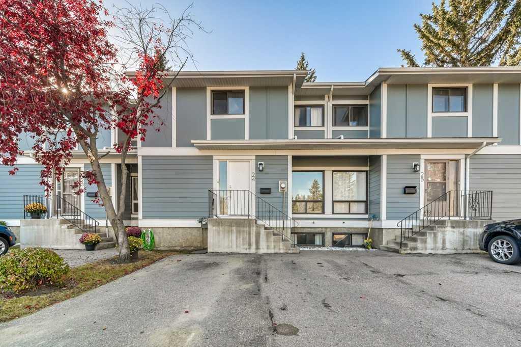 Picture of 24, 2210 Oakmoor Drive SW, Calgary Real Estate Listing