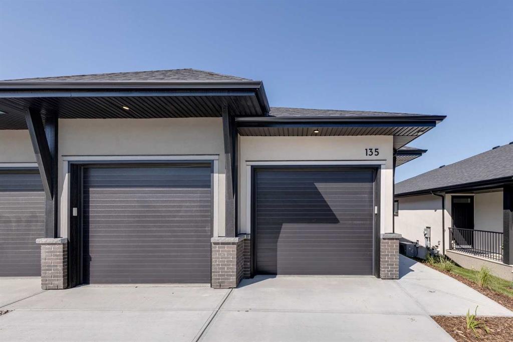 Picture of 135 Sage Meadows View NW, Calgary Real Estate Listing