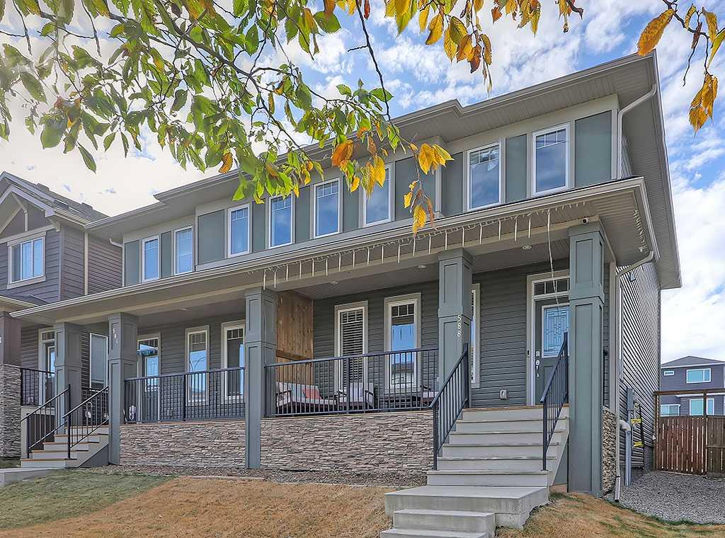 Picture of 588 Evanston Link NW, Calgary Real Estate Listing