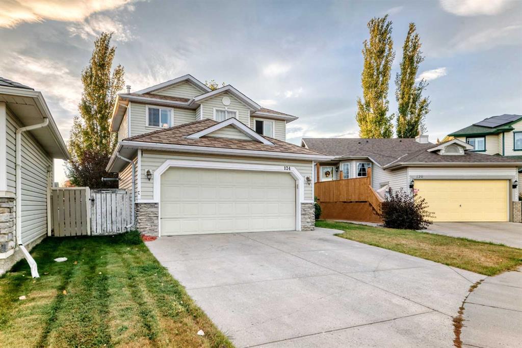 Picture of 124 Creek Gardens Close NW, Airdrie Real Estate Listing