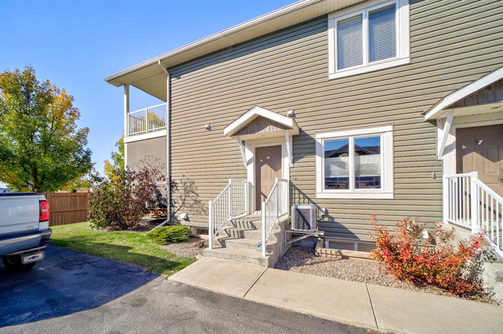 Picture of #6, 205 Lettice Perry Road N, Lethbridge Real Estate Listing