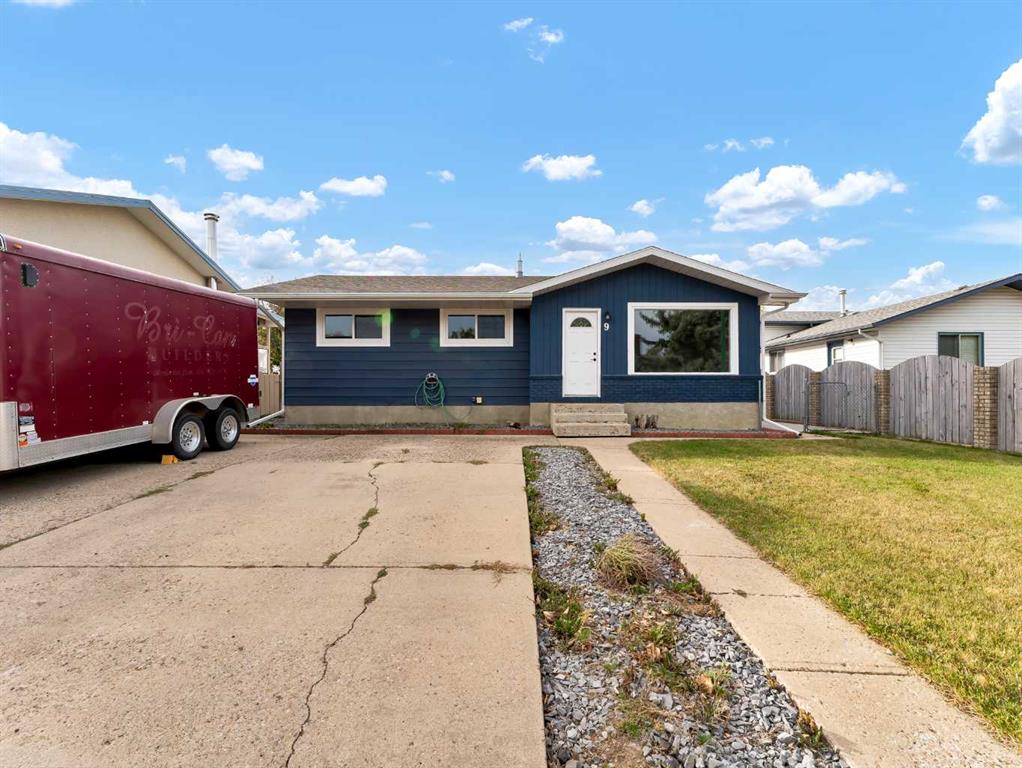 Picture of 9 Rossmere Way SE, Medicine Hat Real Estate Listing