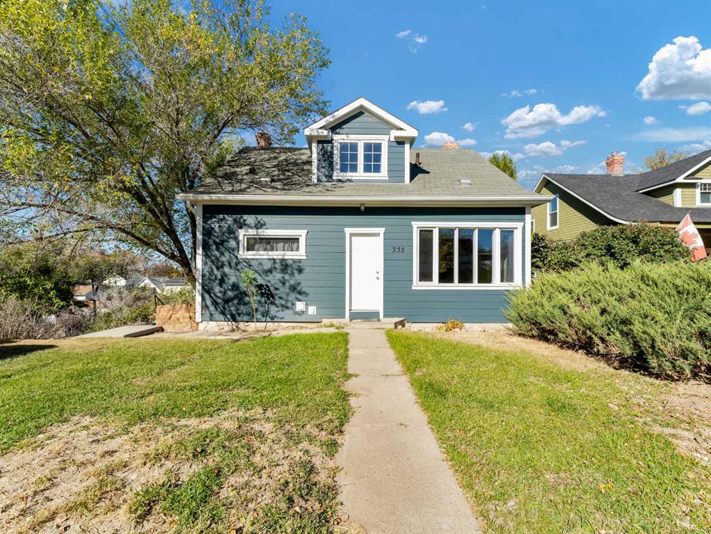 Picture of 332 5 Street SE, Medicine Hat Real Estate Listing