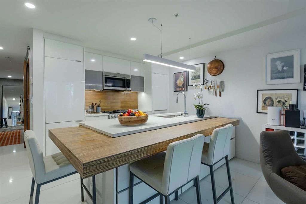 Picture of 210, 1020 9 Avenue SE, Calgary Real Estate Listing