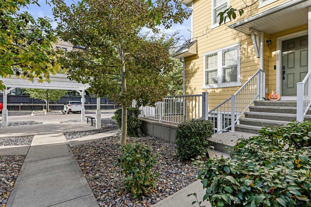 Picture of 147 Mckenzie Towne Close SE, Calgary Real Estate Listing