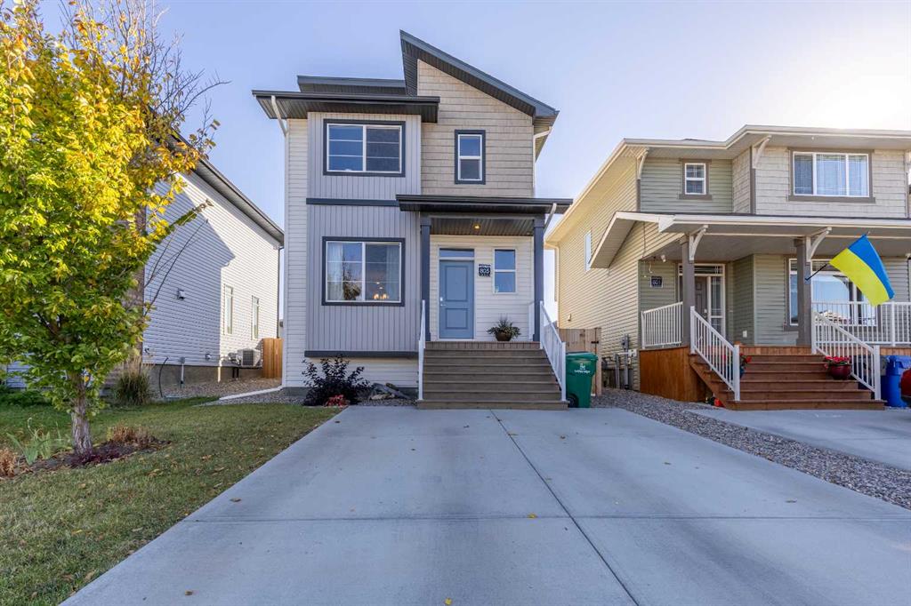 Picture of 805 Greywolf Run N, Lethbridge Real Estate Listing