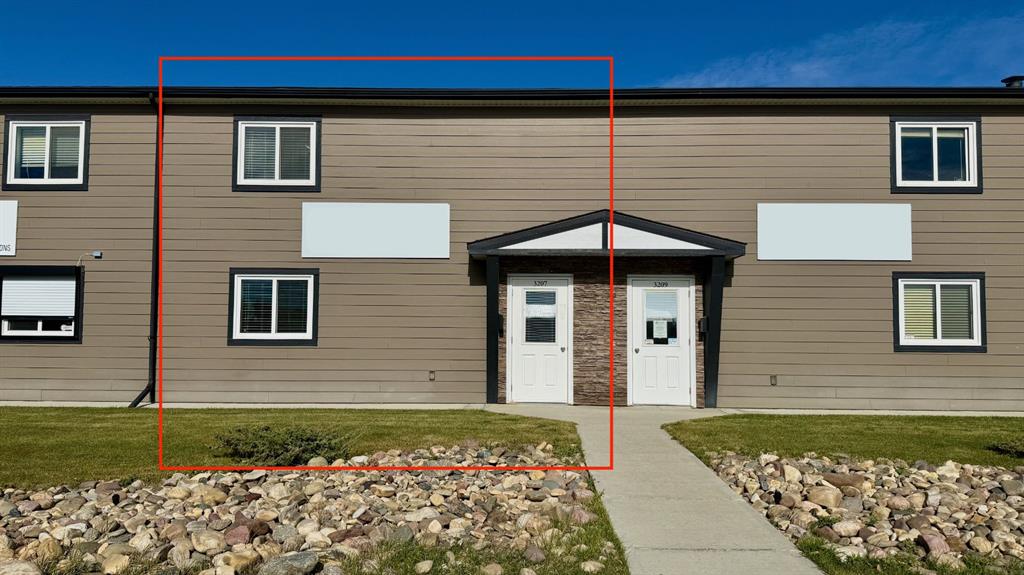 Picture of 3207 Giffen Road N, Lethbridge Real Estate Listing