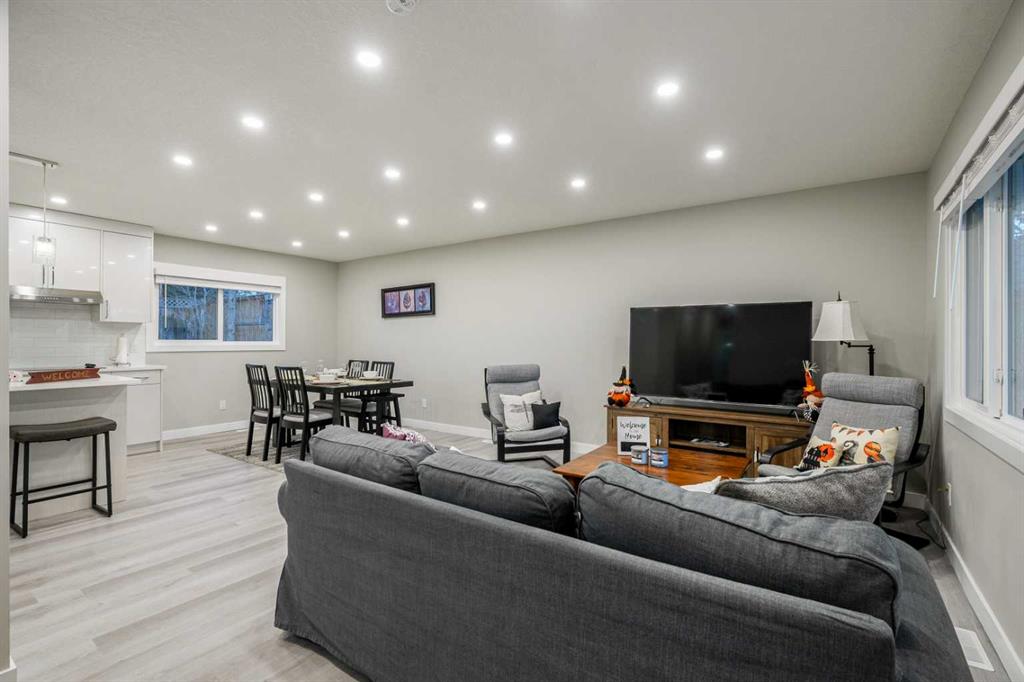 Picture of 471 Northmount Drive NW, Calgary Real Estate Listing