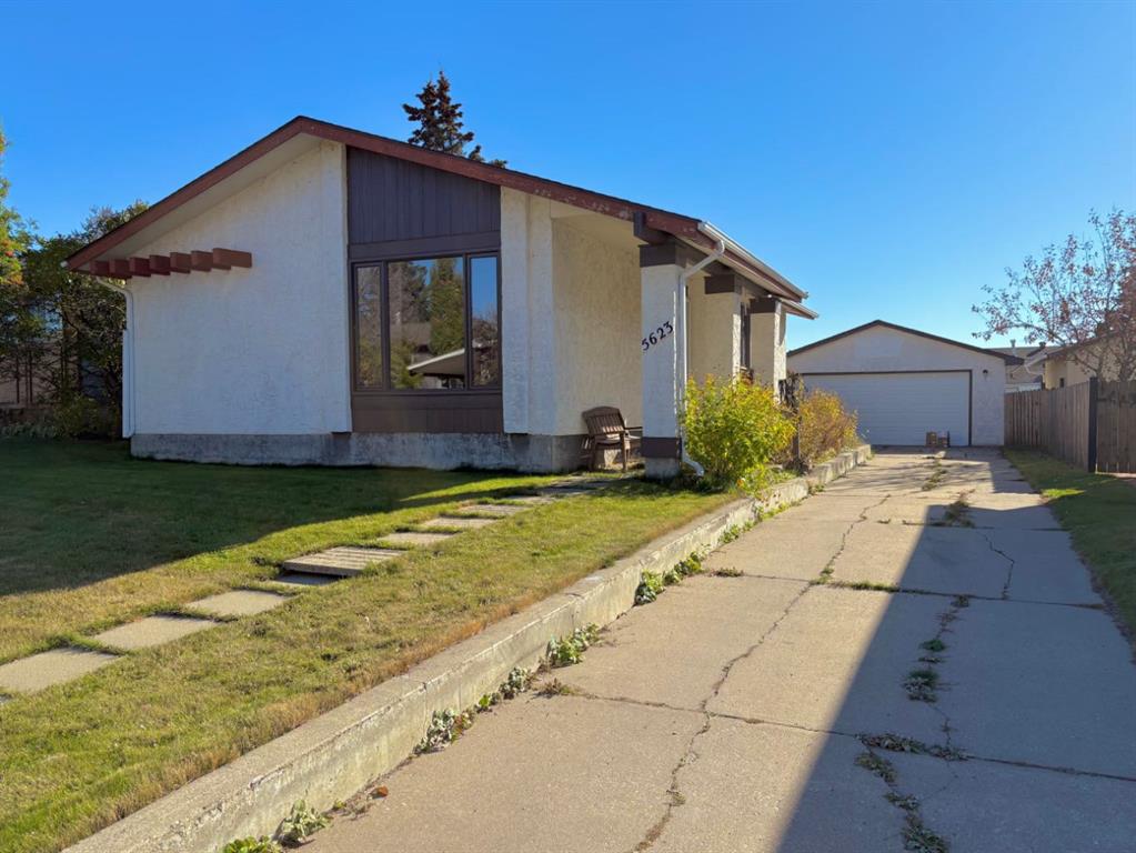 Picture of 5623 55 Avenue , Rocky Mountain House Real Estate Listing