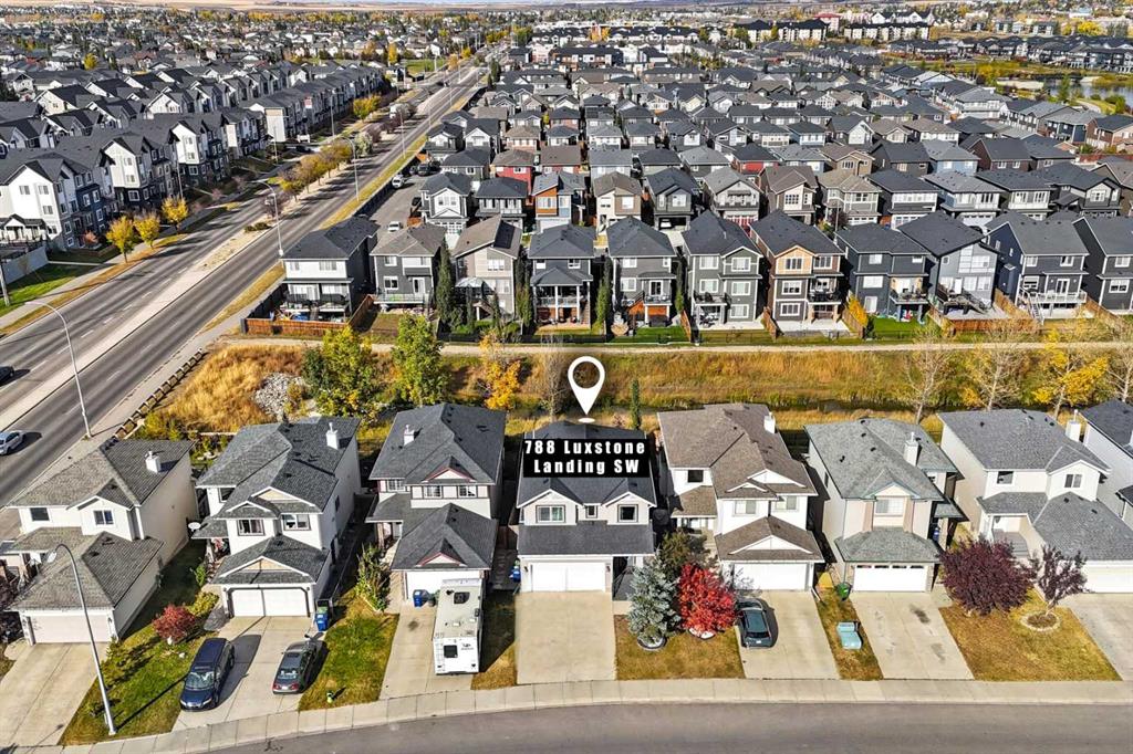 Picture of 788 Luxstone Landing SW, Airdrie Real Estate Listing