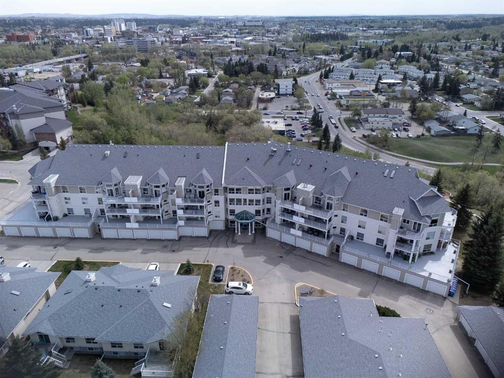 Picture of 111, 6118 53 Avenue , Red Deer Real Estate Listing