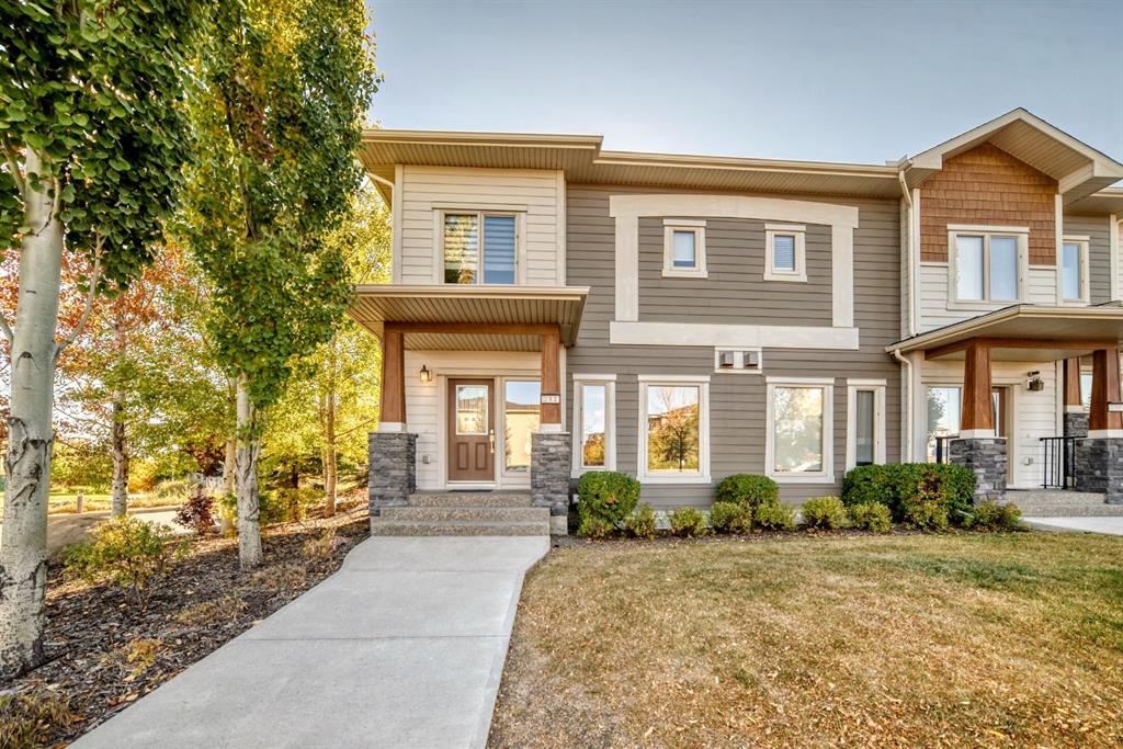 Picture of 12 Cougar Ridge Landing SW, Calgary Real Estate Listing