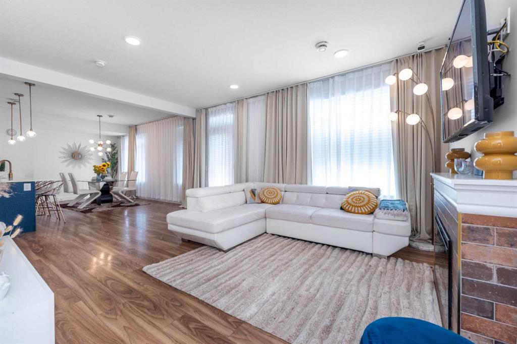 Picture of 4339 Seton Drive SE, Calgary Real Estate Listing