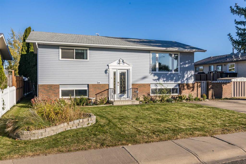 Picture of 14 Rossdale Way SE, Medicine Hat Real Estate Listing