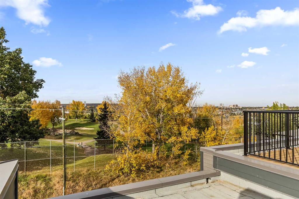 Picture of 2509 Sovereign Crescent SW, Calgary Real Estate Listing
