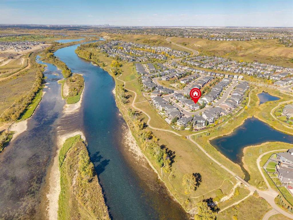 Picture of 150 Cranbrook Circle SE, Calgary Real Estate Listing