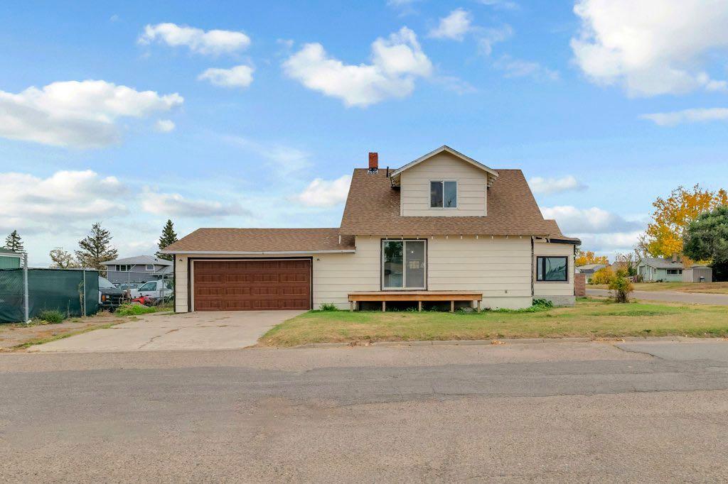 Picture of 131 2 Avenue N, Vulcan Real Estate Listing