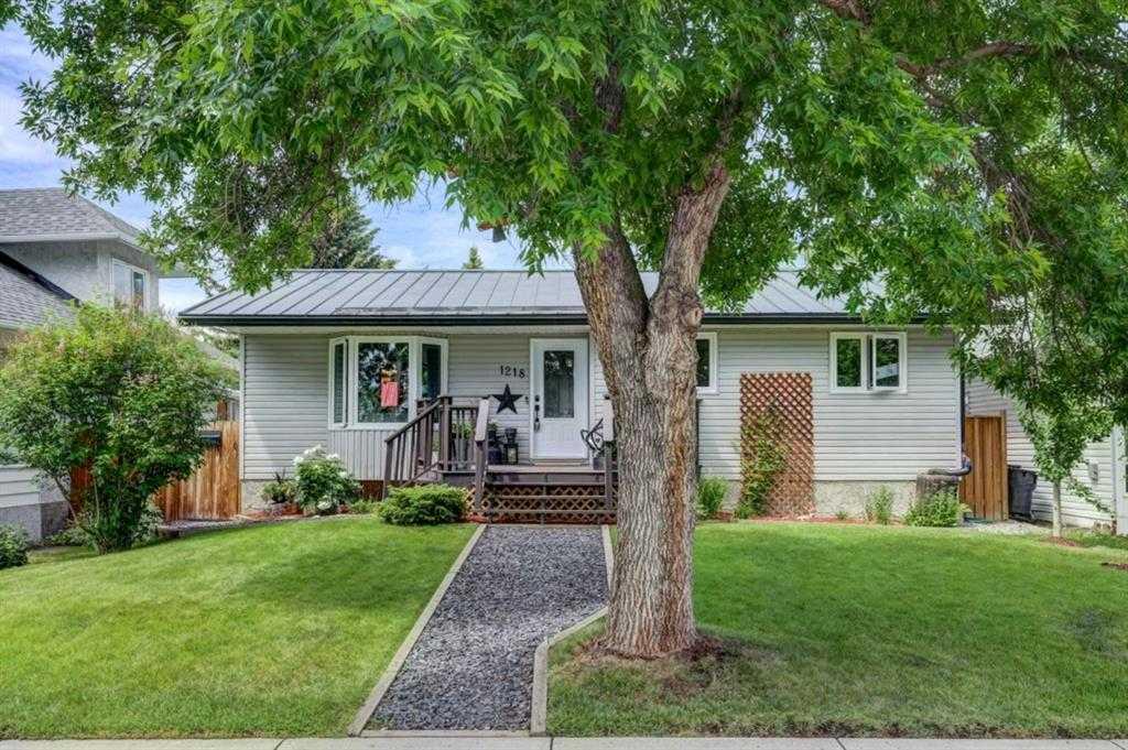 Picture of 1218 Centre Street , Carstairs Real Estate Listing