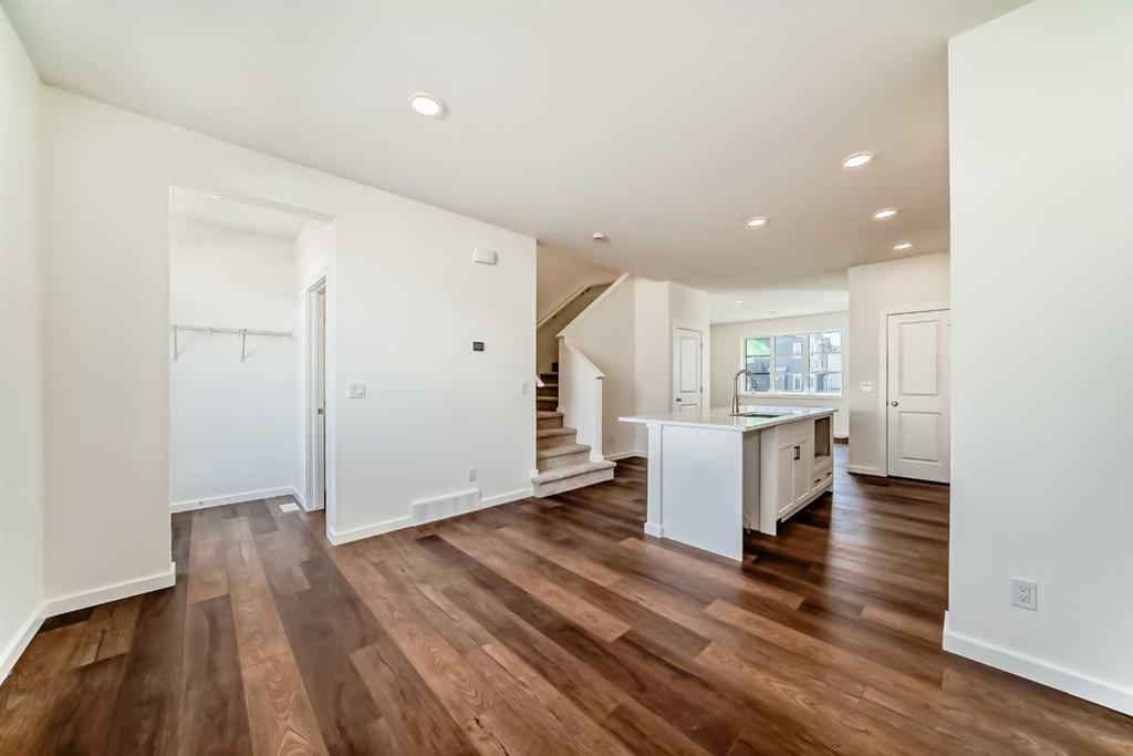 Picture of 236 Rangeview Way SE, Calgary Real Estate Listing