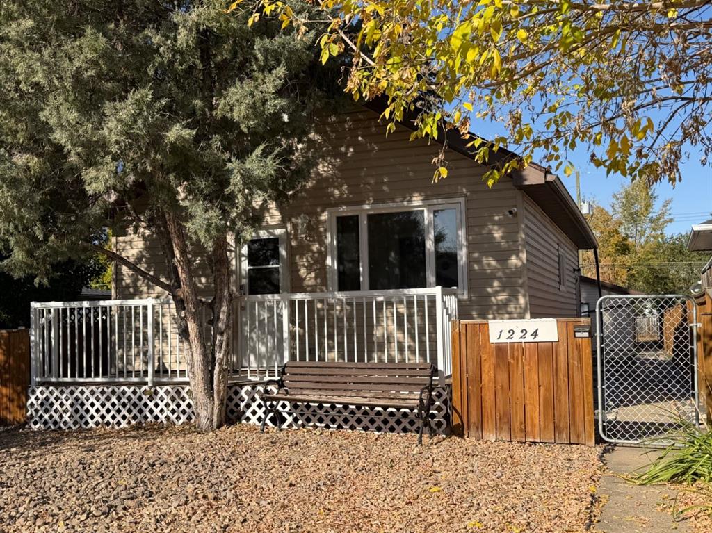 Picture of 1224 2 Avenue W, Drumheller Real Estate Listing