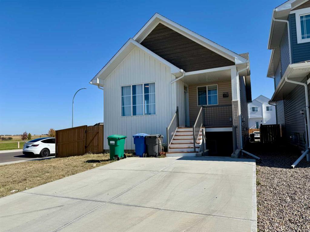 Picture of 119 Blackwolf Pass N, Lethbridge Real Estate Listing