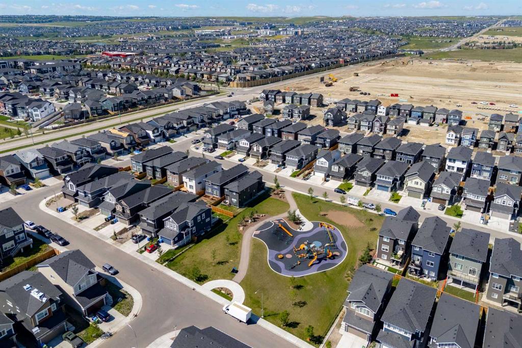 Picture of 97 Amblehurst Gardens NW, Calgary Real Estate Listing