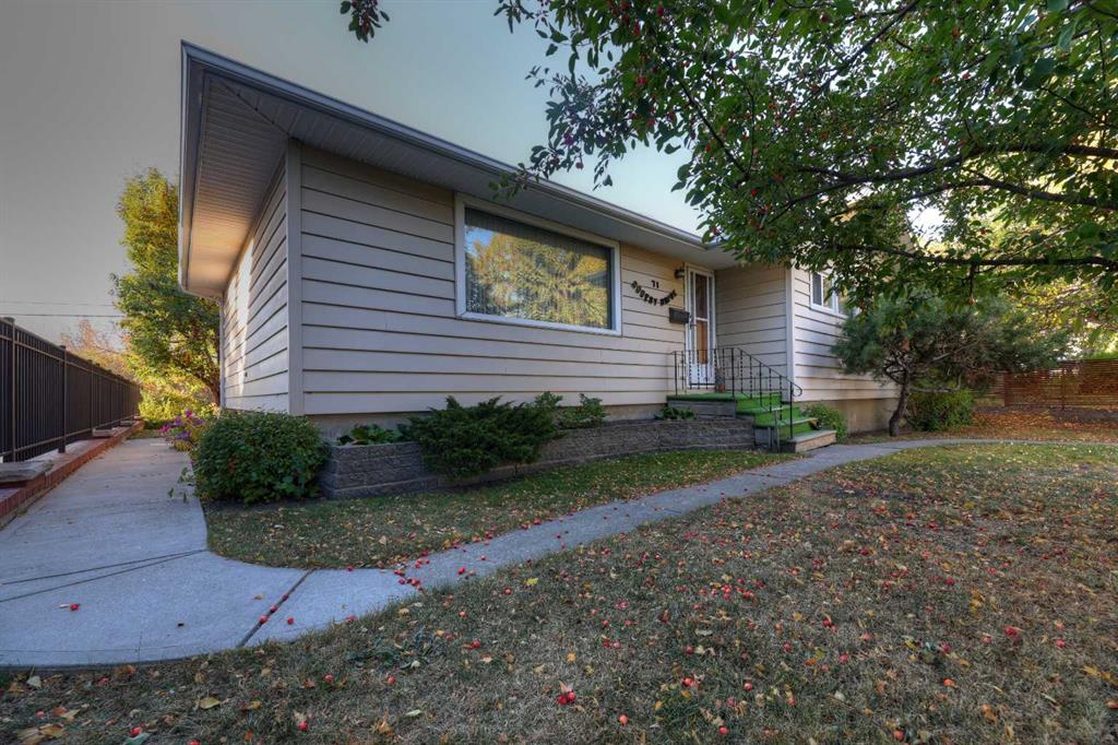 Picture of 71 Rosery Drive NW, Calgary Real Estate Listing