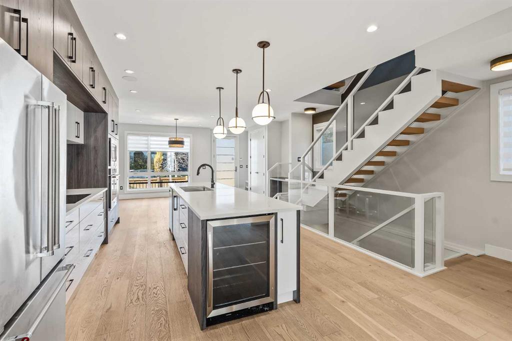 Picture of 720 15 Street NW, Calgary Real Estate Listing