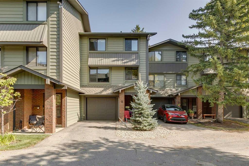 Picture of 11, 10030 Oakmoor Way SW, Calgary Real Estate Listing