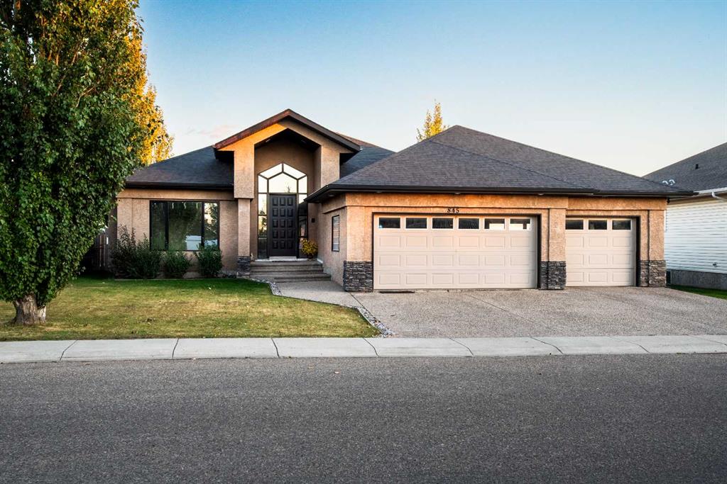 Picture of 845 1 Street SE, Three Hills Real Estate Listing
